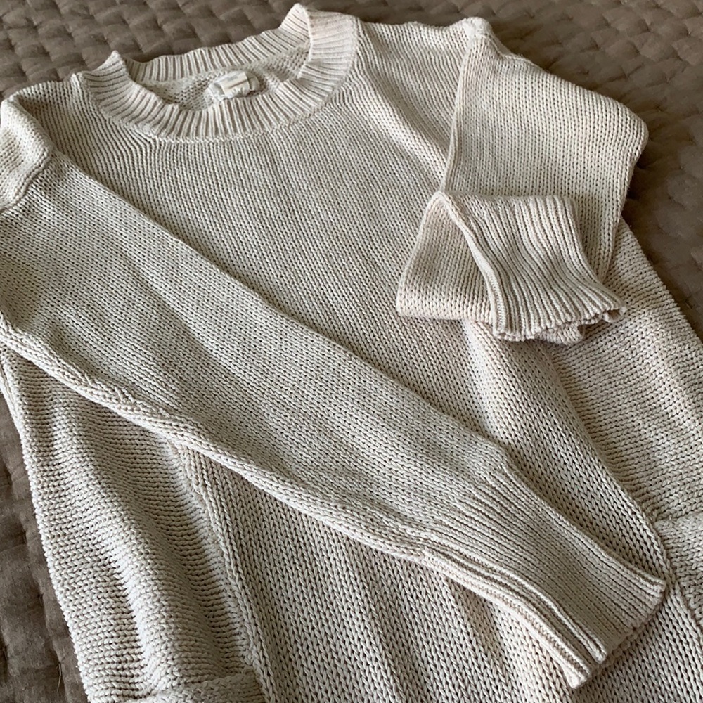 Levi’s summertime sweater